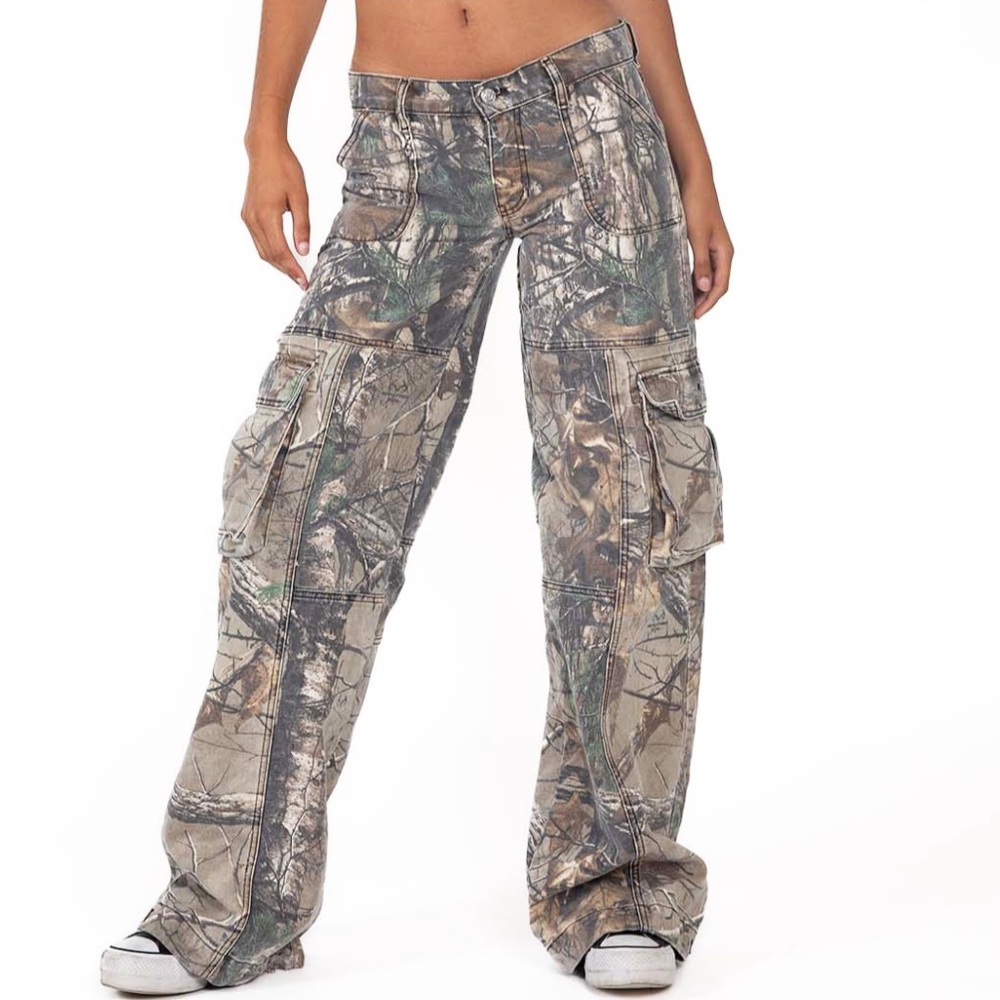 BRAND NEW Revice cargo pants. Size 23.